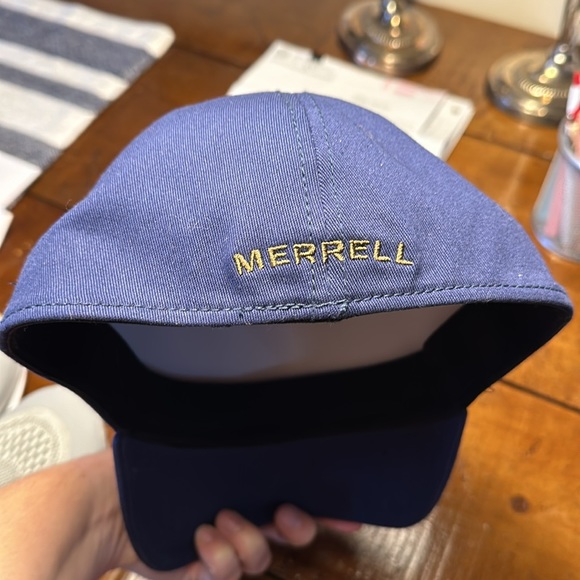 Men’s Merrell Hat - Picture 2 of 3